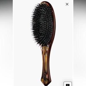 Flat Brush
Oribe NIB